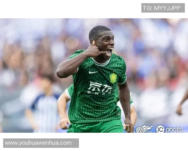 杨雪与足球明星的奇妙邂逅揭开了运动与梦想的交汇之旅 杨雪与足球明星的奇妙邂逅揭开了运动与梦想的交汇之旅