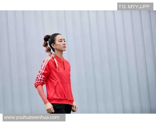 穿唐装的足球明星展现传统文化魅力与运动精神的完美结合 穿唐装的足球明星展现传统文化魅力与运动精神的完美结合