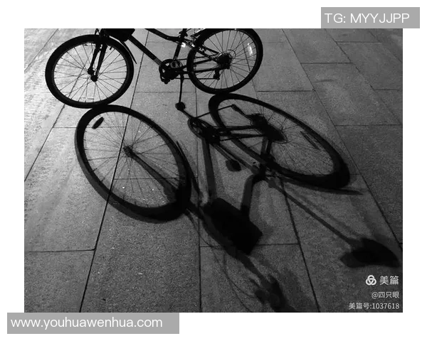 素描色彩交织的足球明星瞬间展现运动之美与激情